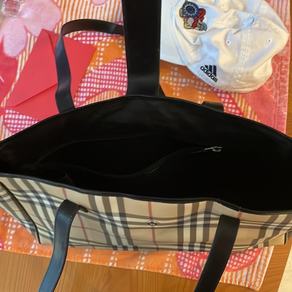 perfect condition burberry diaper bag. vintage style